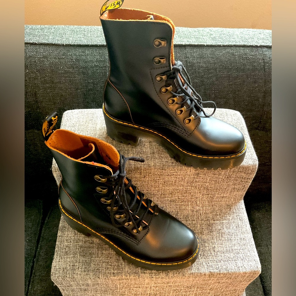 NWOT Women Black Leather Combat Boots with Sturdy Sole. EU Size 38. US Size 7